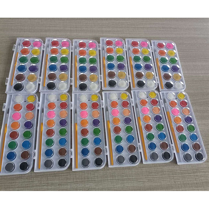 Non-toxic rich color watercolor paint cakes na ni-load sa Indonesia